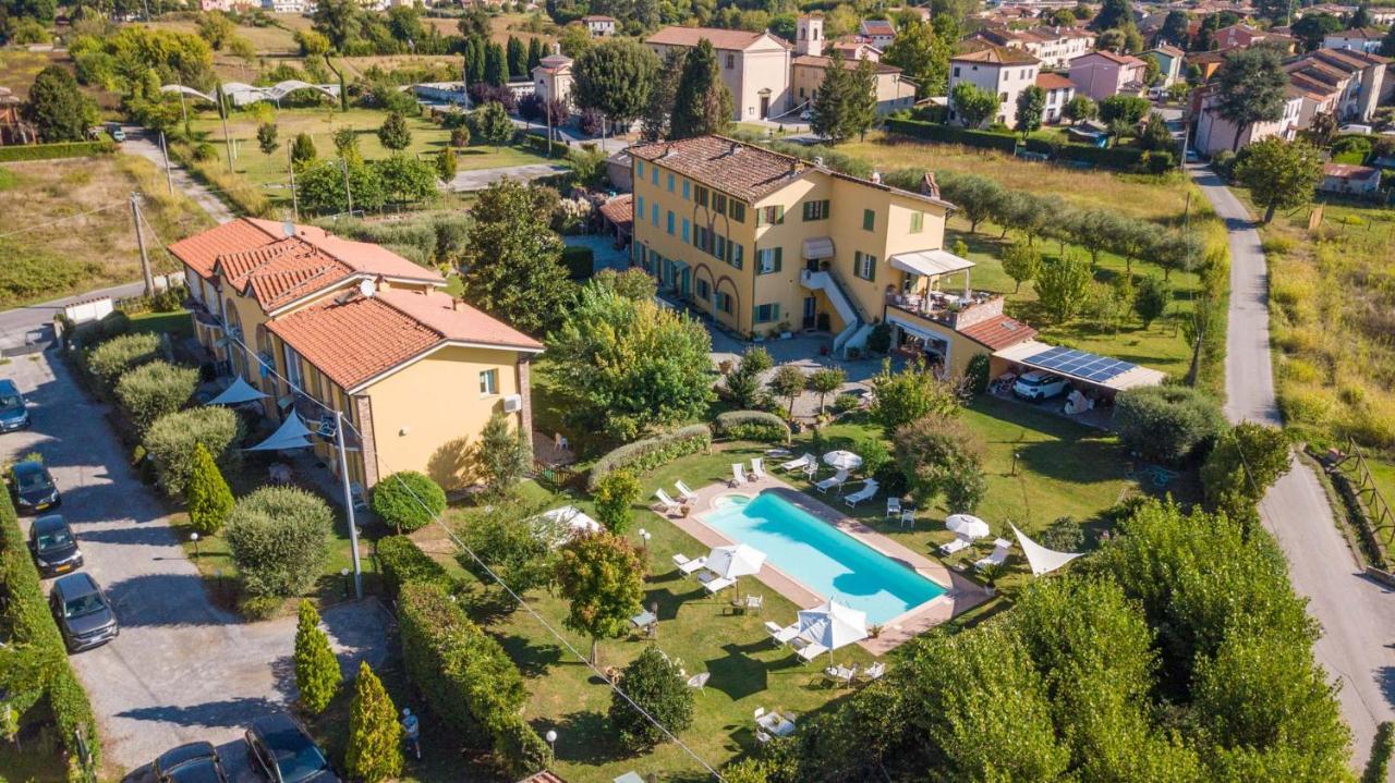 Villa Gabriella Apartments Lucca Exterior photo